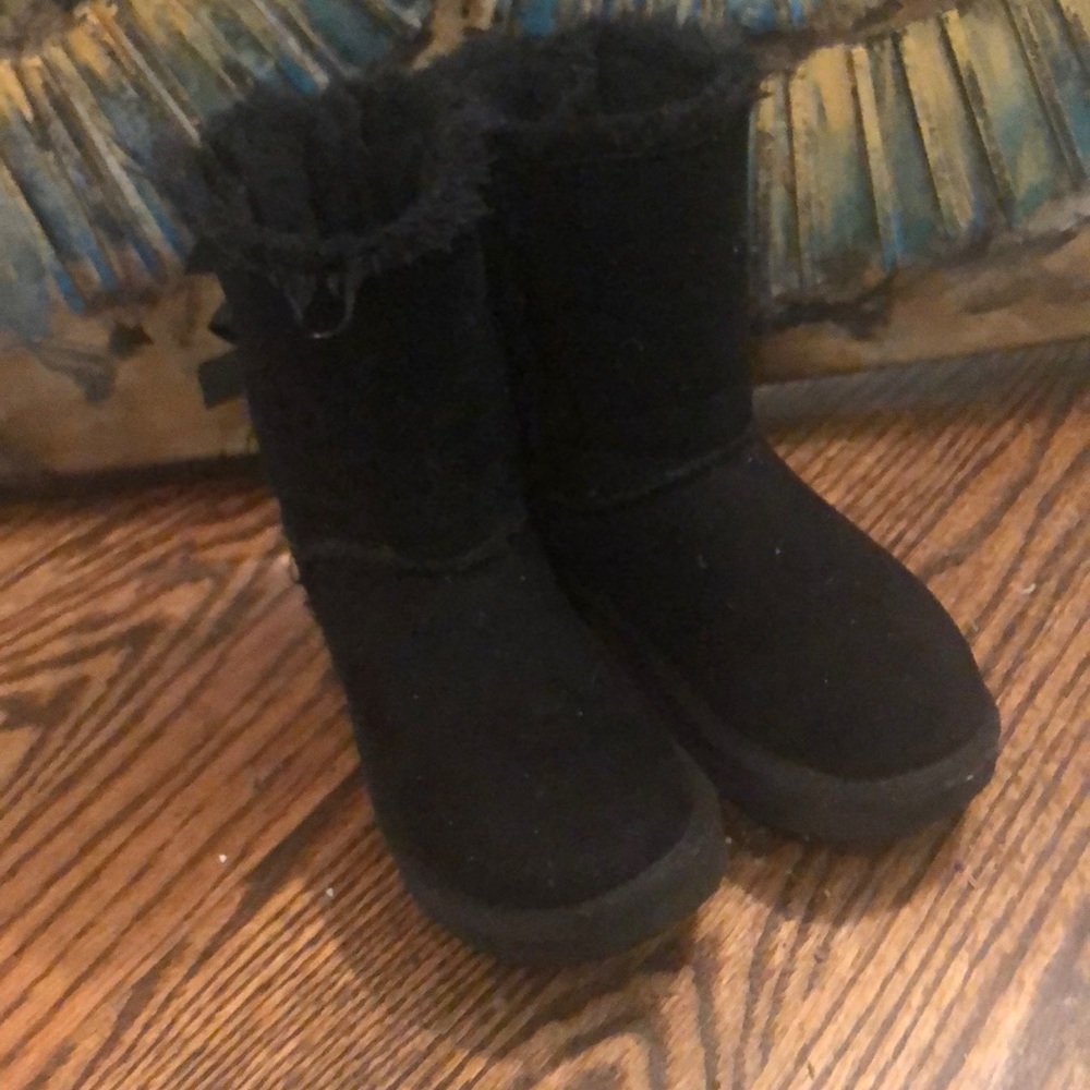Black little girl Ugg boots